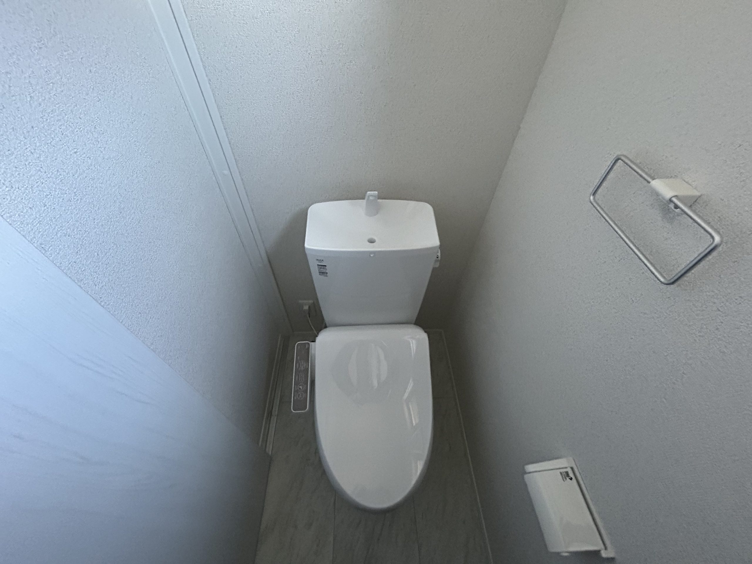 2階のトイレにもシャワートイレ付き