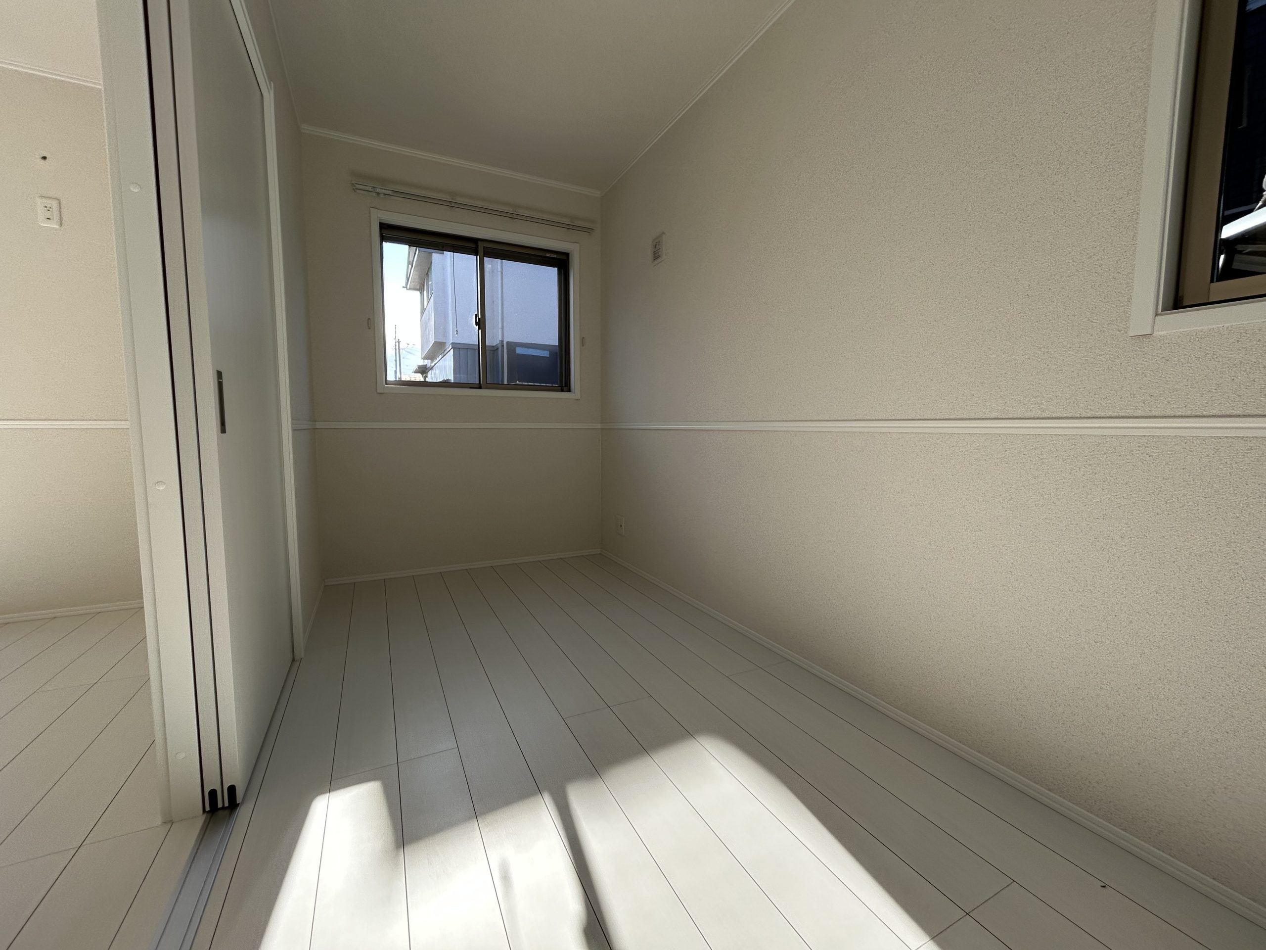 1階LDKに続き間の洋室は4.3帖