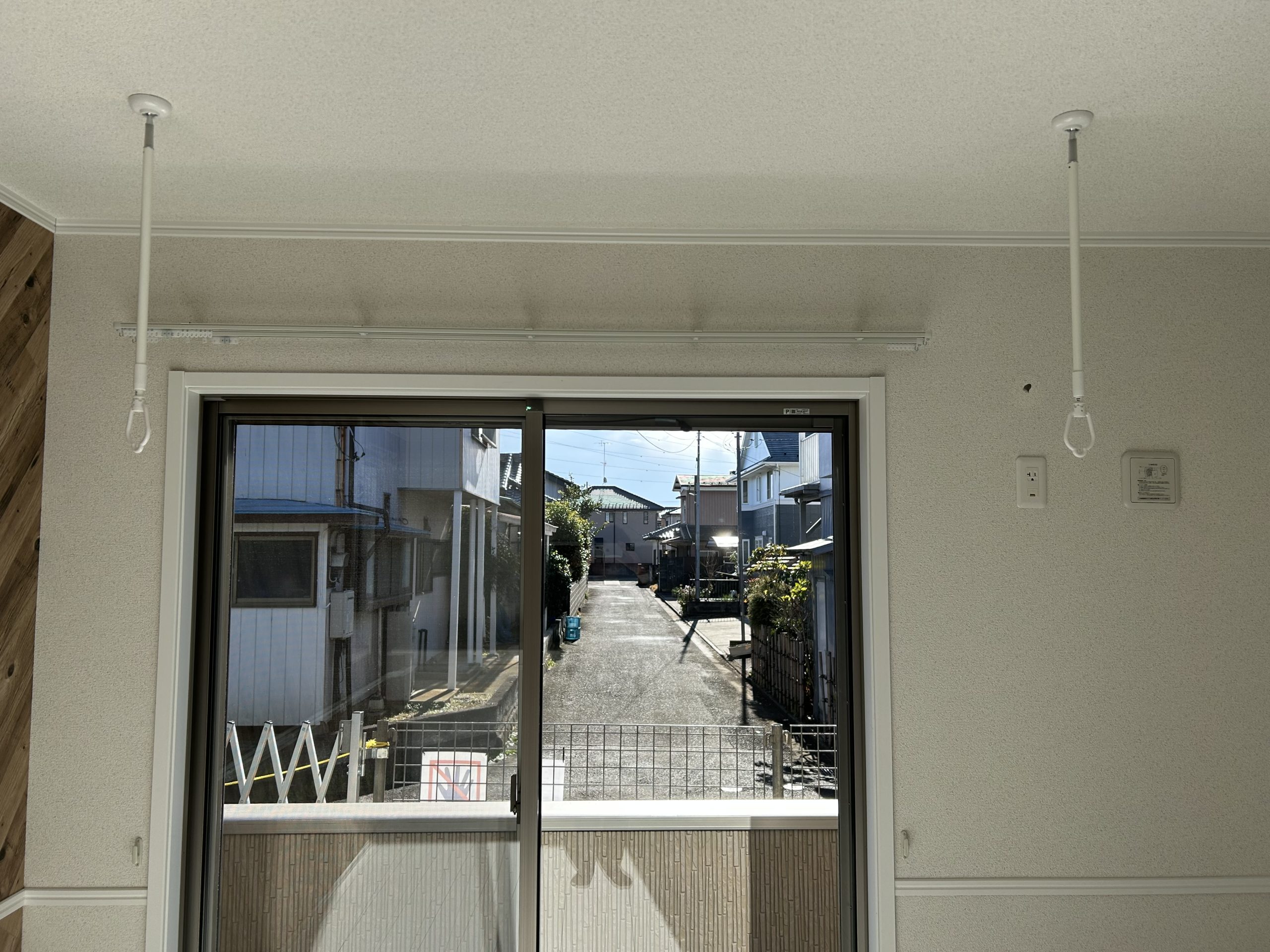 忙しい毎日の洗濯にあると便利な室内物干しが標準装備
