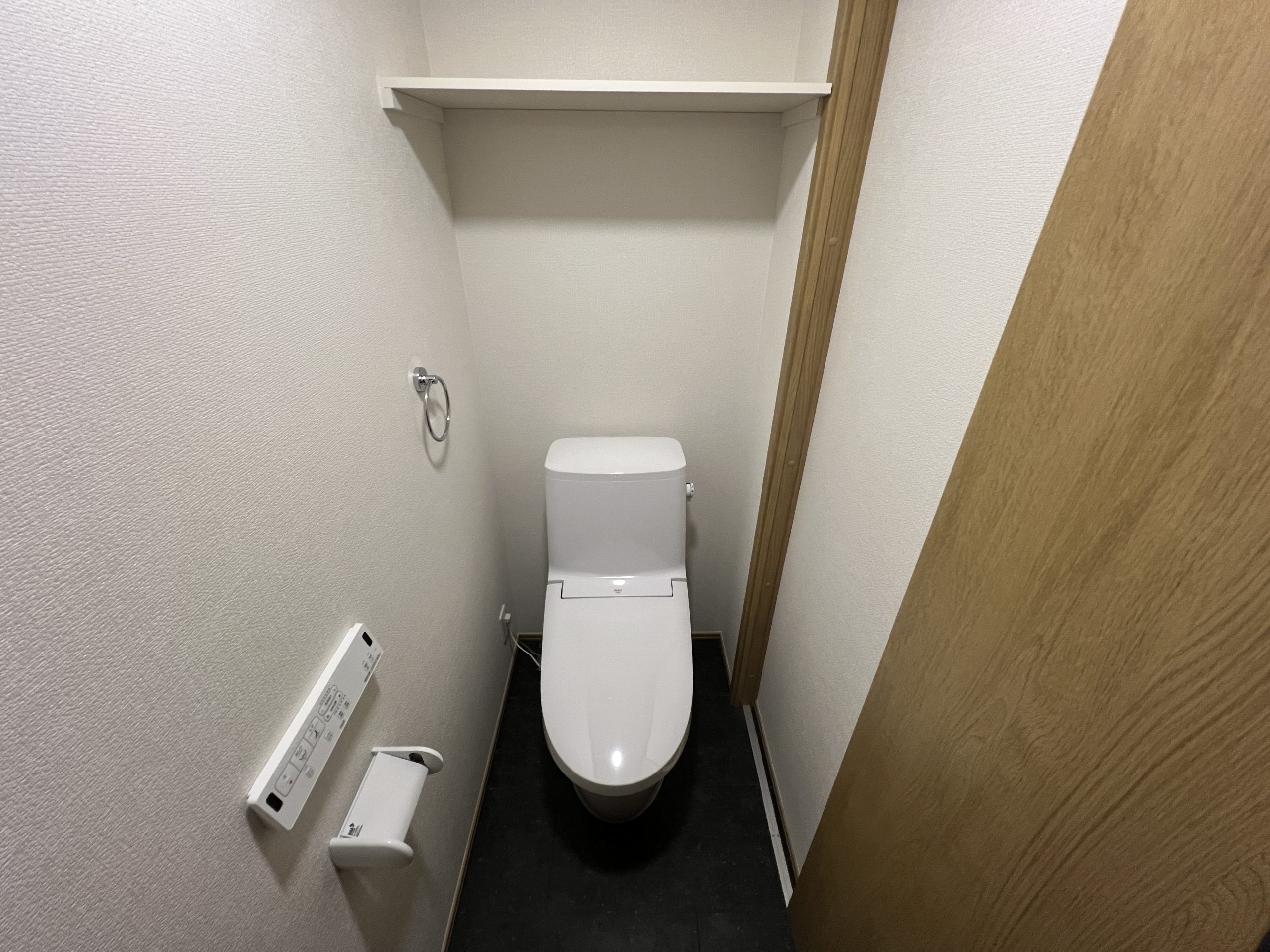 シャワートイレ付き