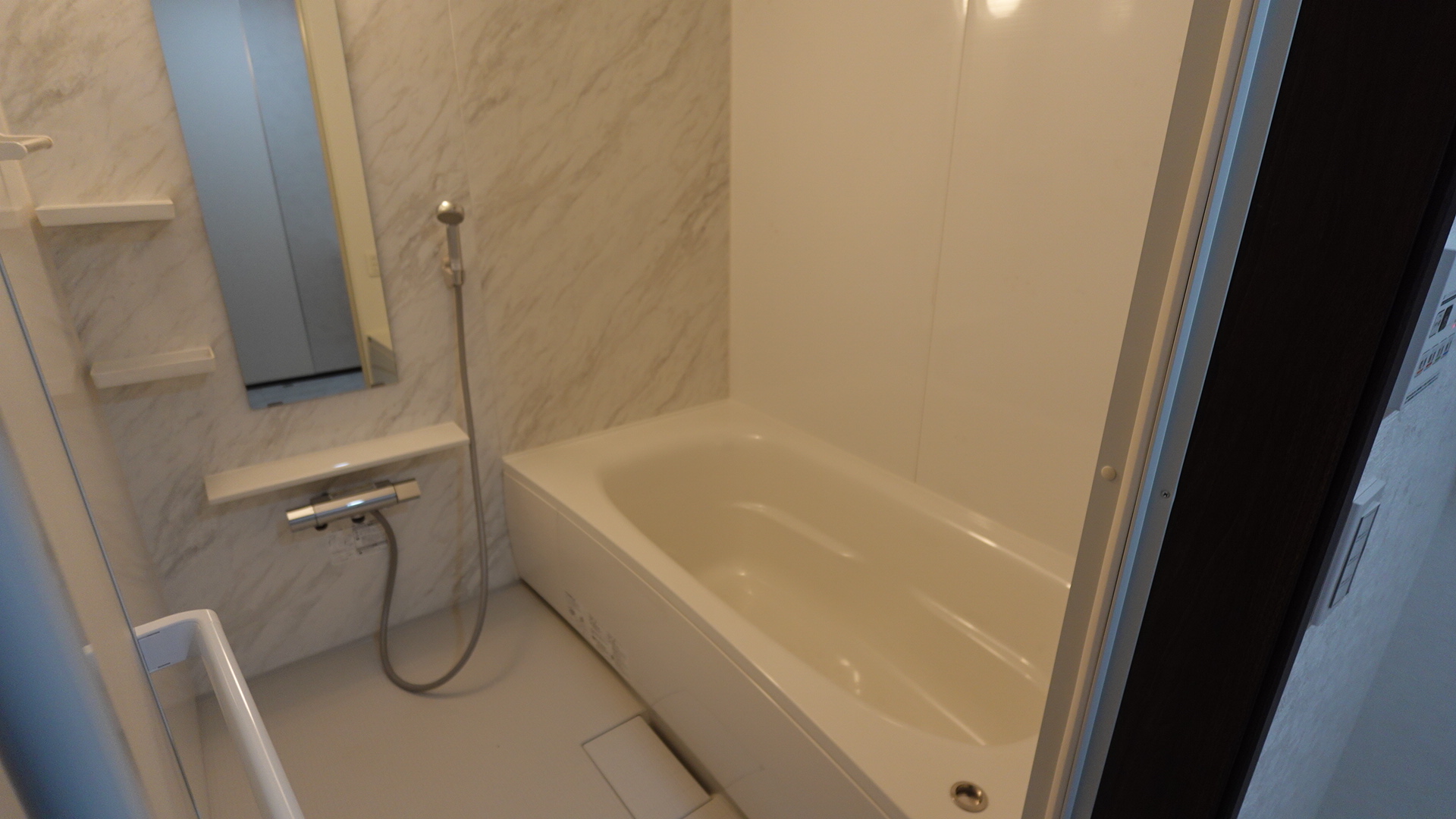 1坪タイプの広々としたお風呂
