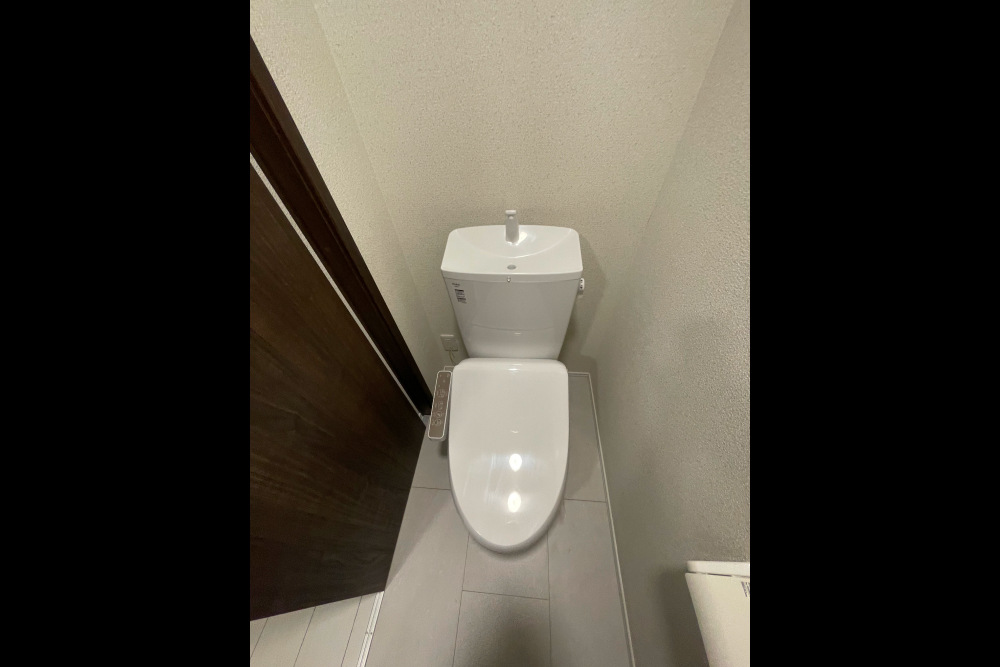 シャワートイレ付き