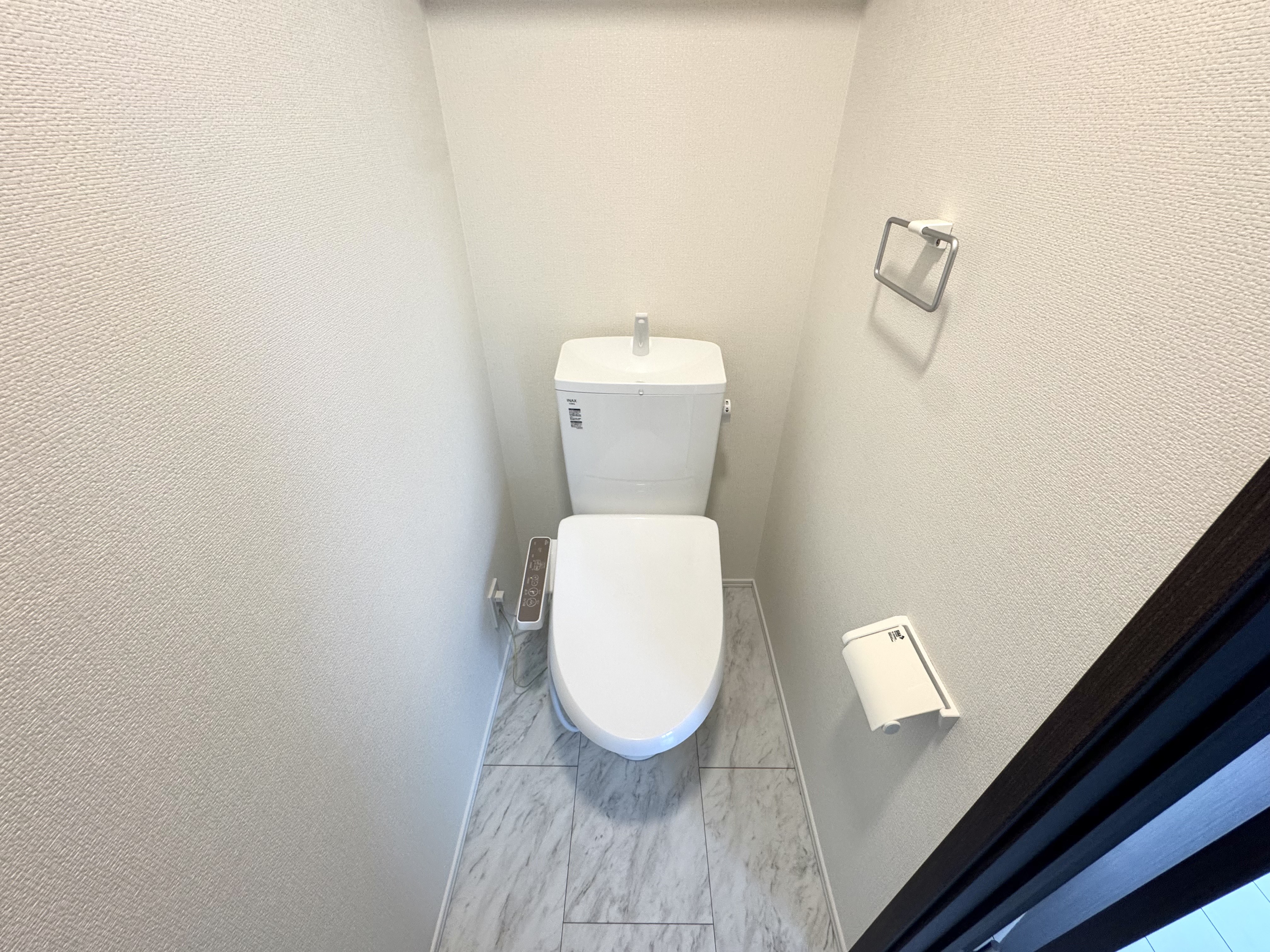 シャワートイレ付き