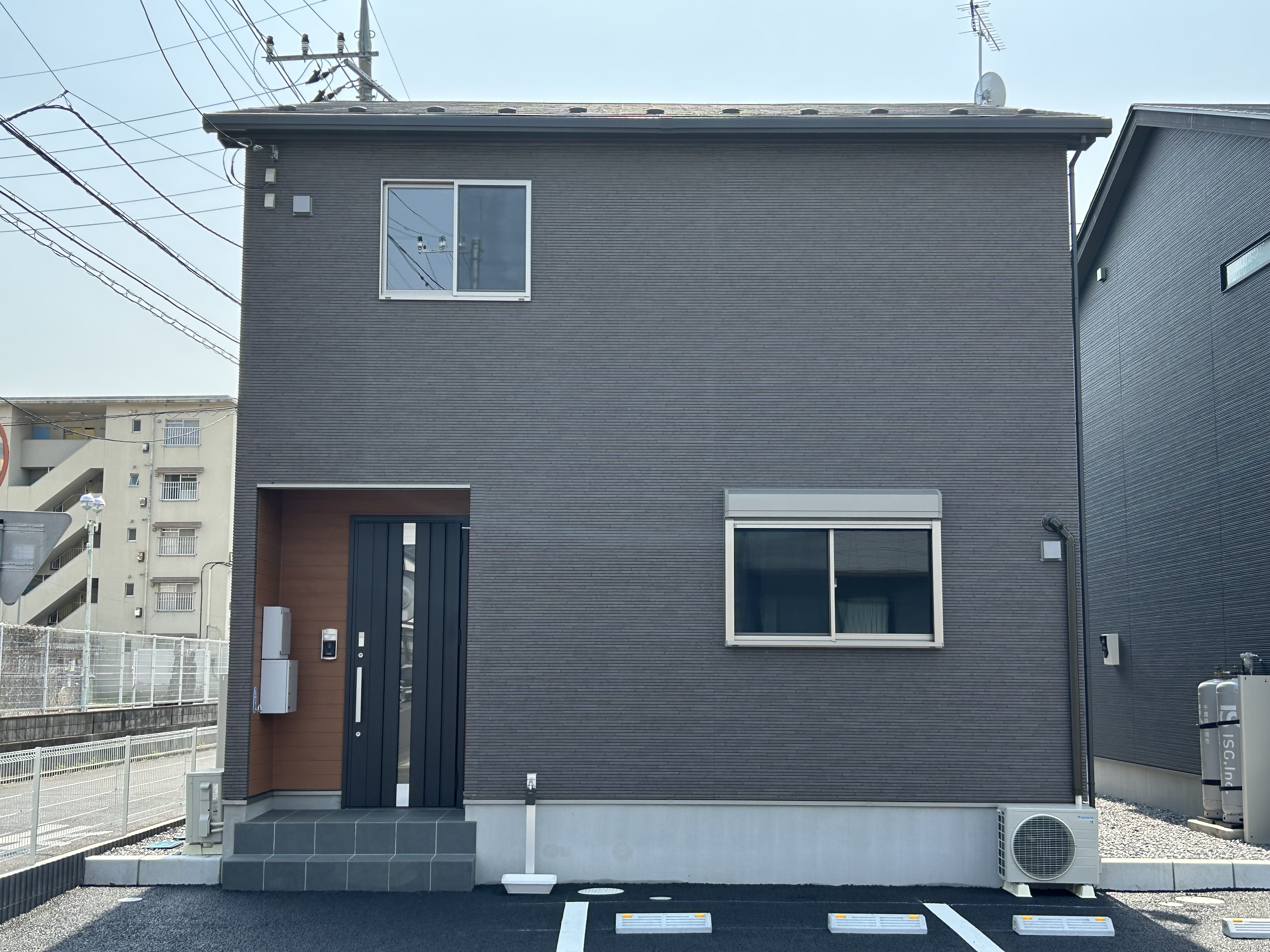 戸建タイプの賃貸住宅「Wisteria(ウィステリア)Ⅰ・Ⅱ」の外観②