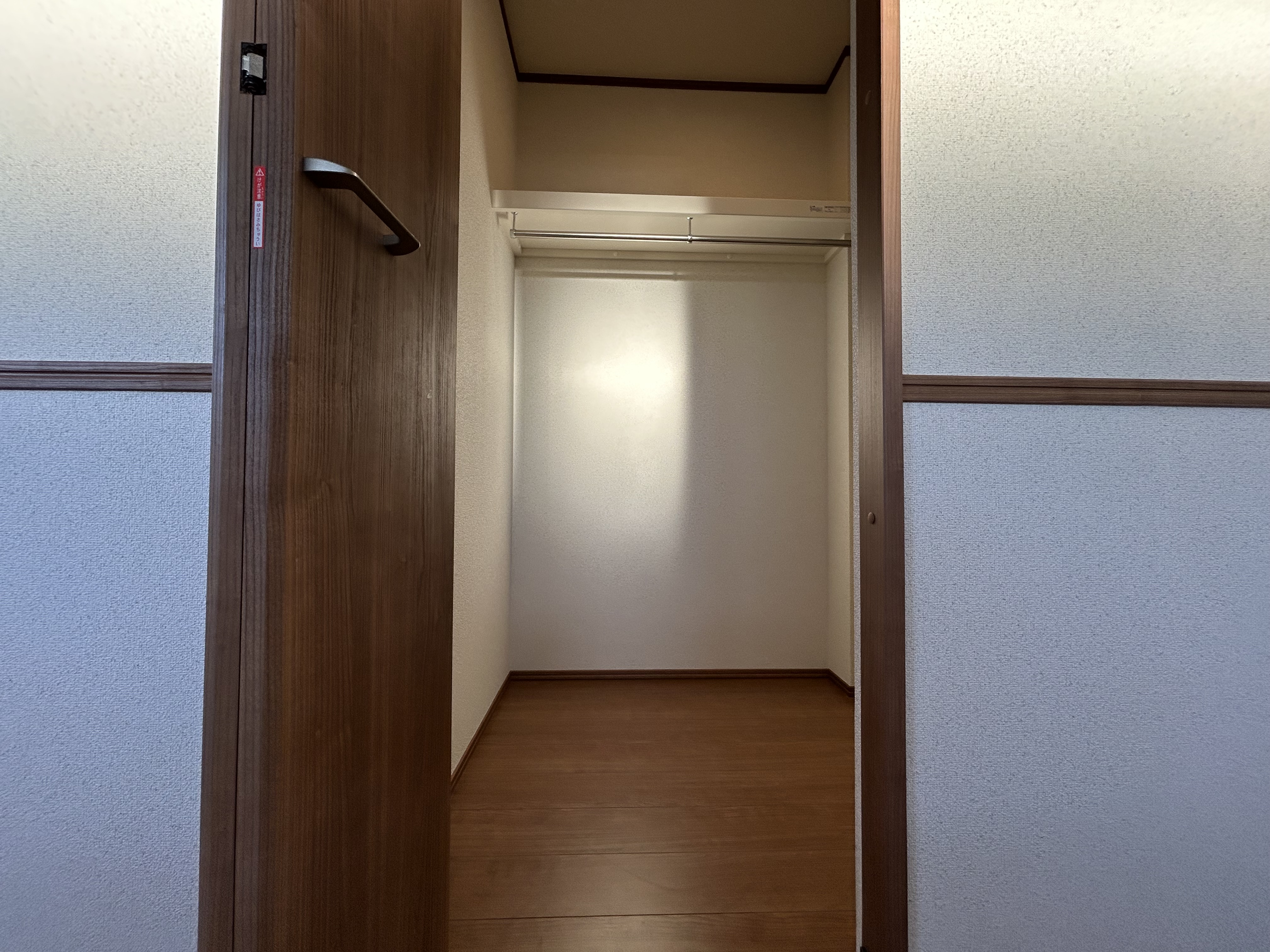 奥行きのあるクローゼット