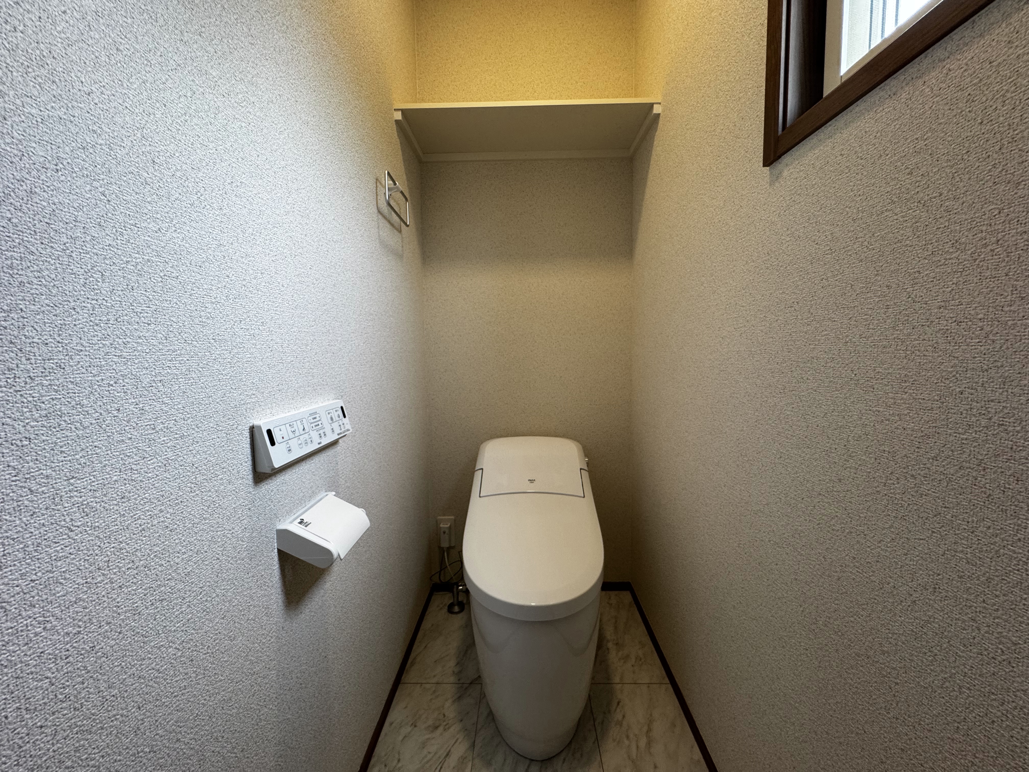 シャワートイレ付き