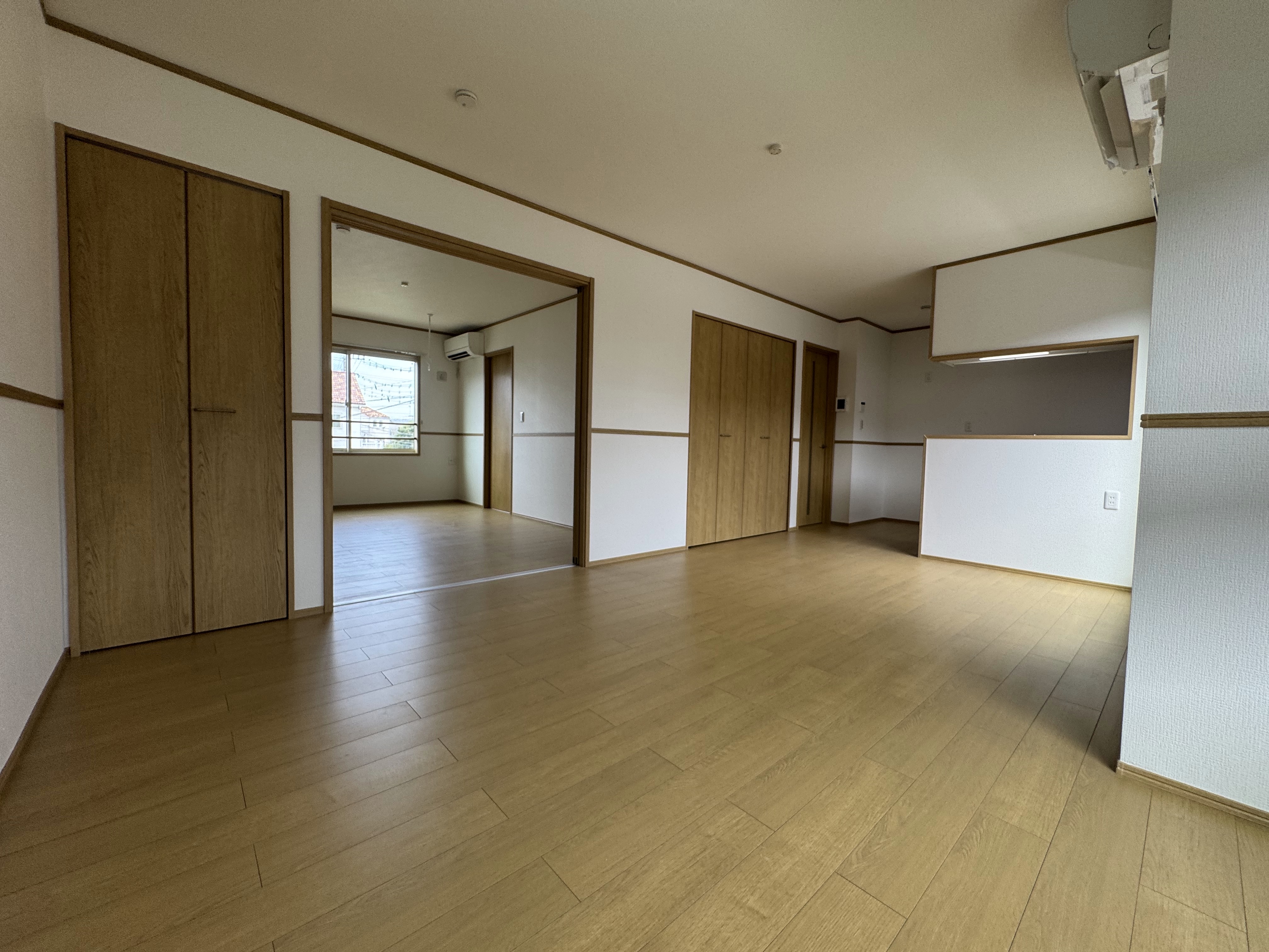 使い勝手の良い寝室と続き間のLDK
