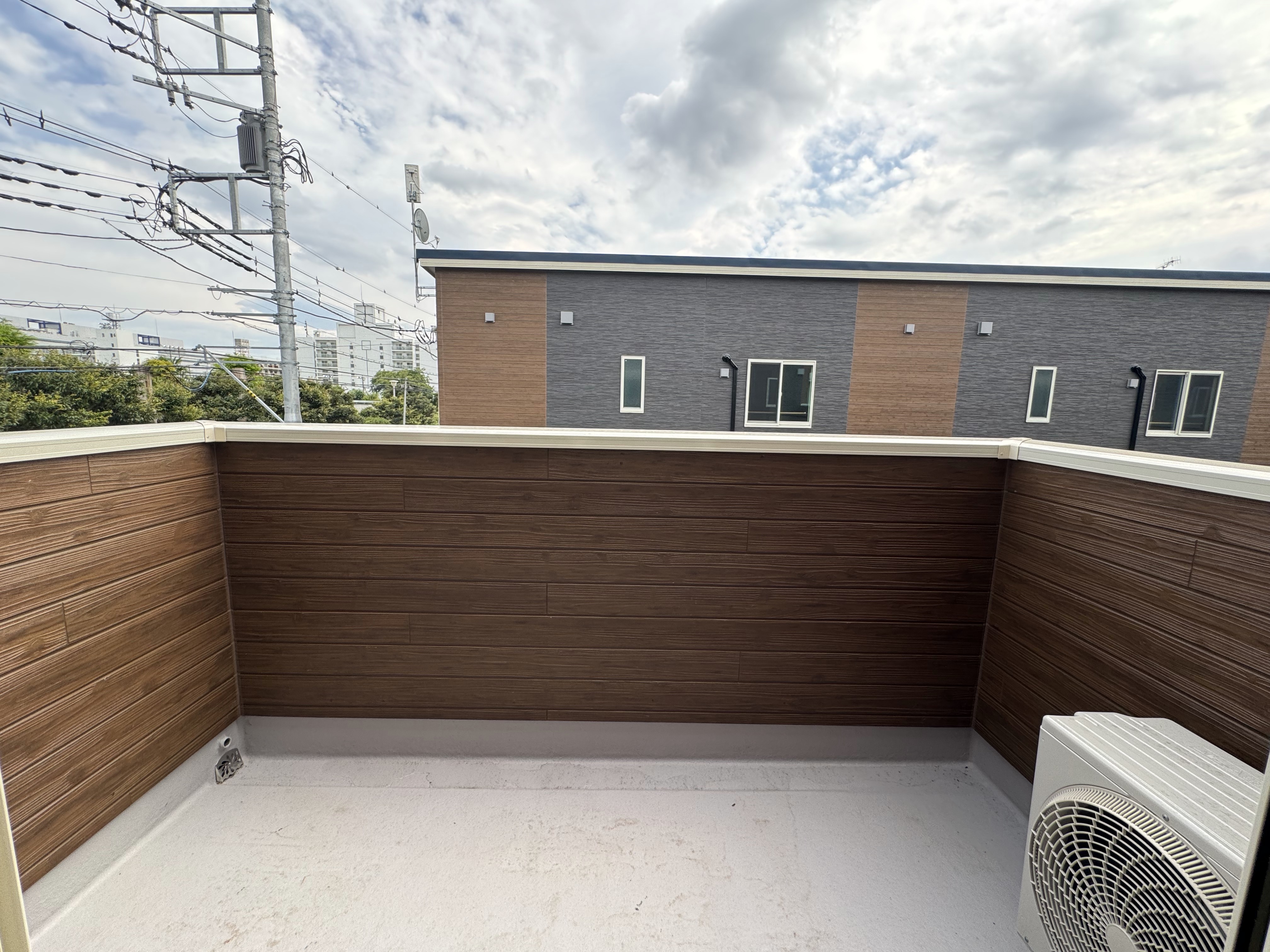 リビングに隣接するバルコニー
