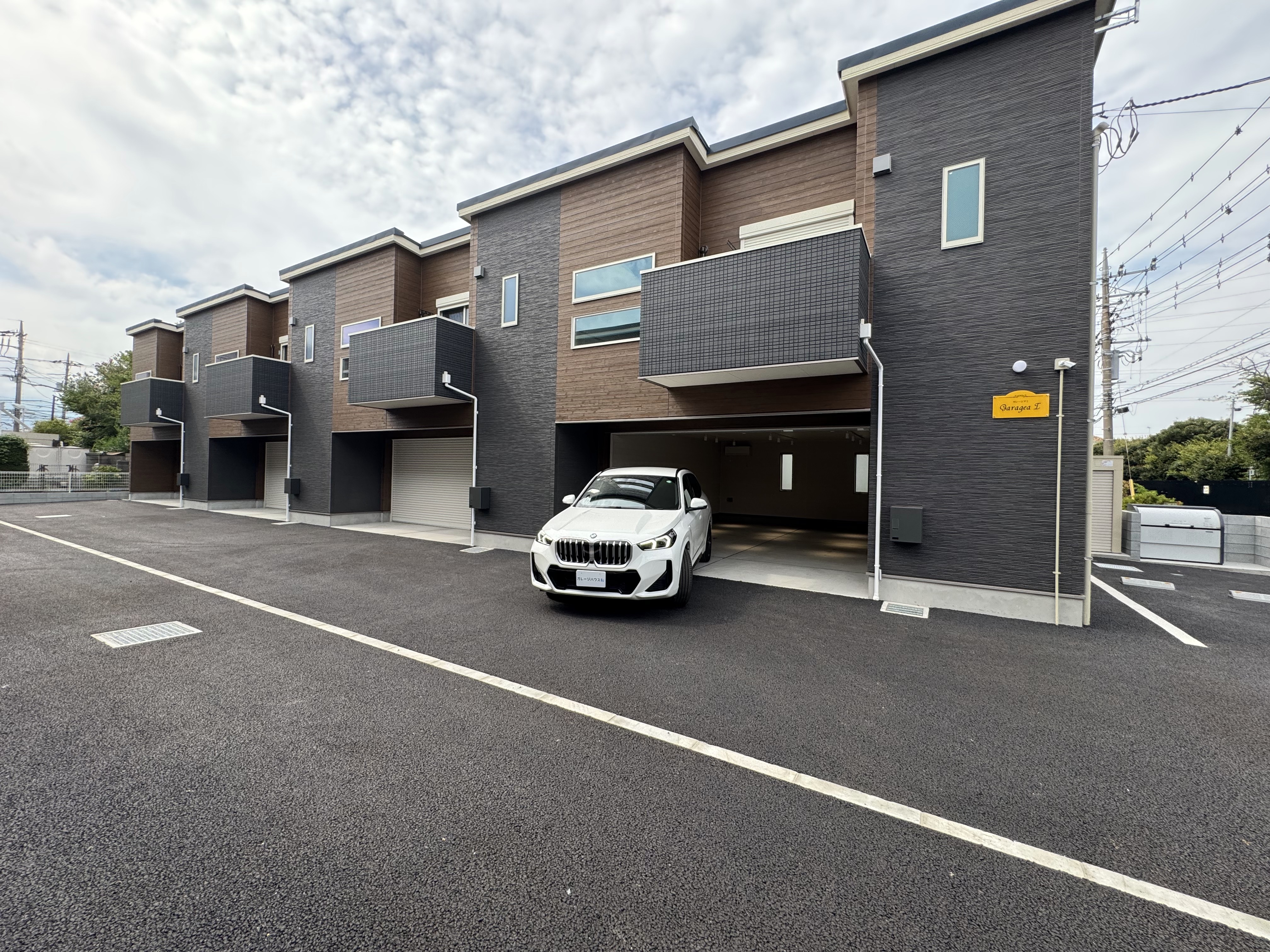 神奈川県厚木市のガレージハウス「GarageaⅠ（ガレージアⅠ）」の外観③
