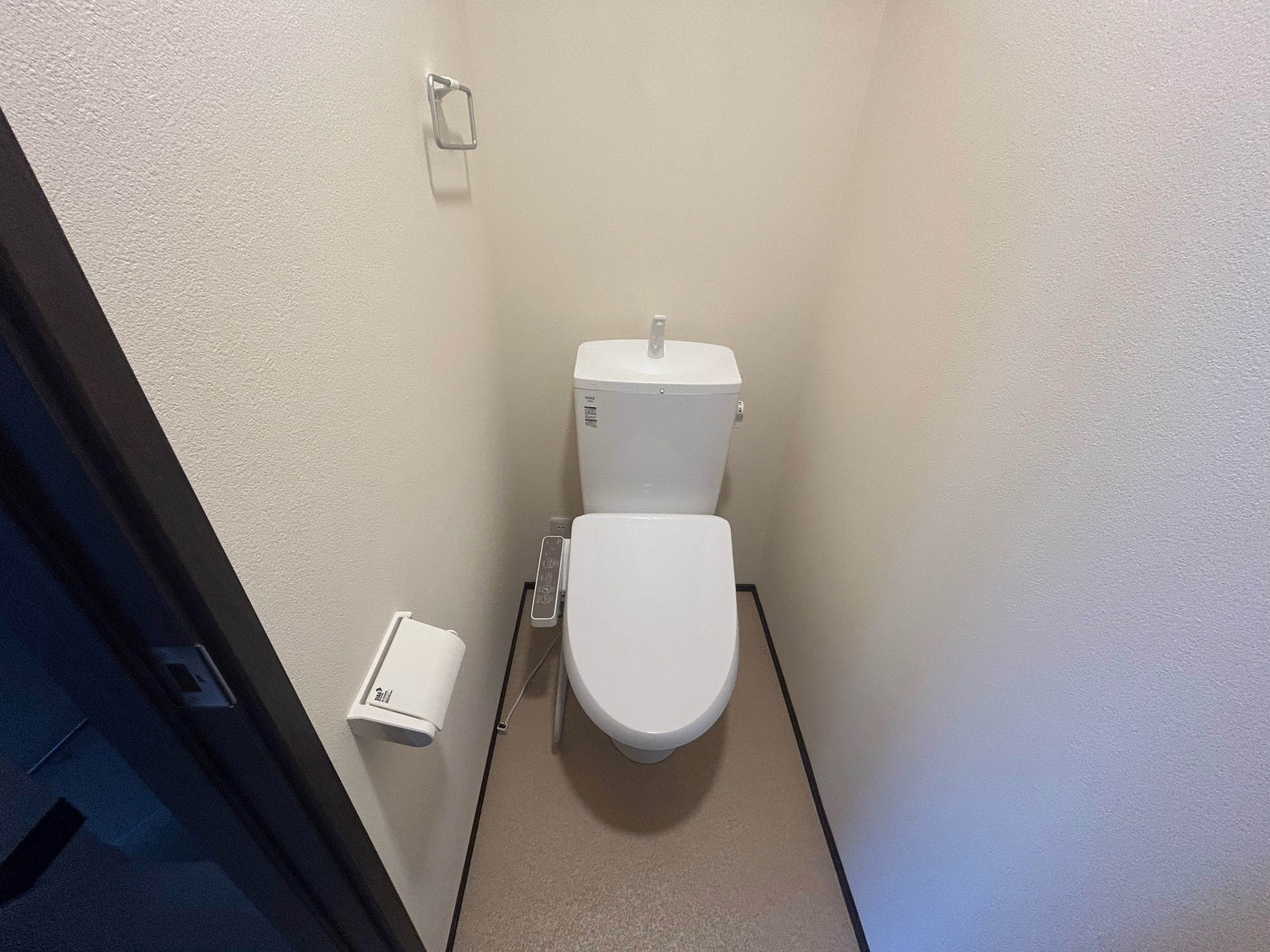 シャワートイレが標準装備
